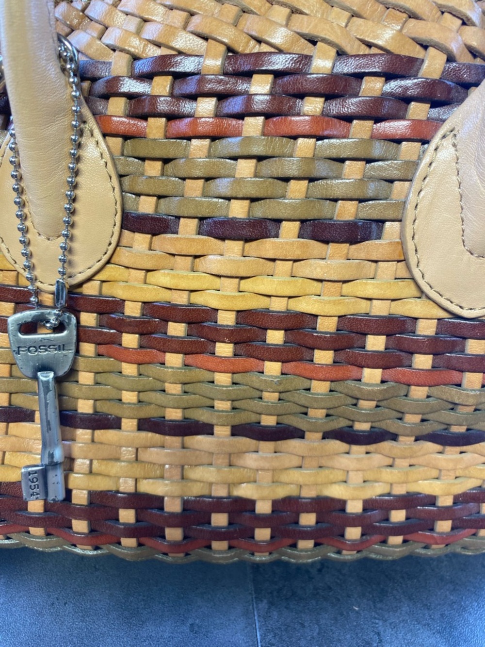 Fossil Woven Leather Crossbody Bag in Tan, Brown & Burgundy w/ Key Charm - Picture 3 of 14